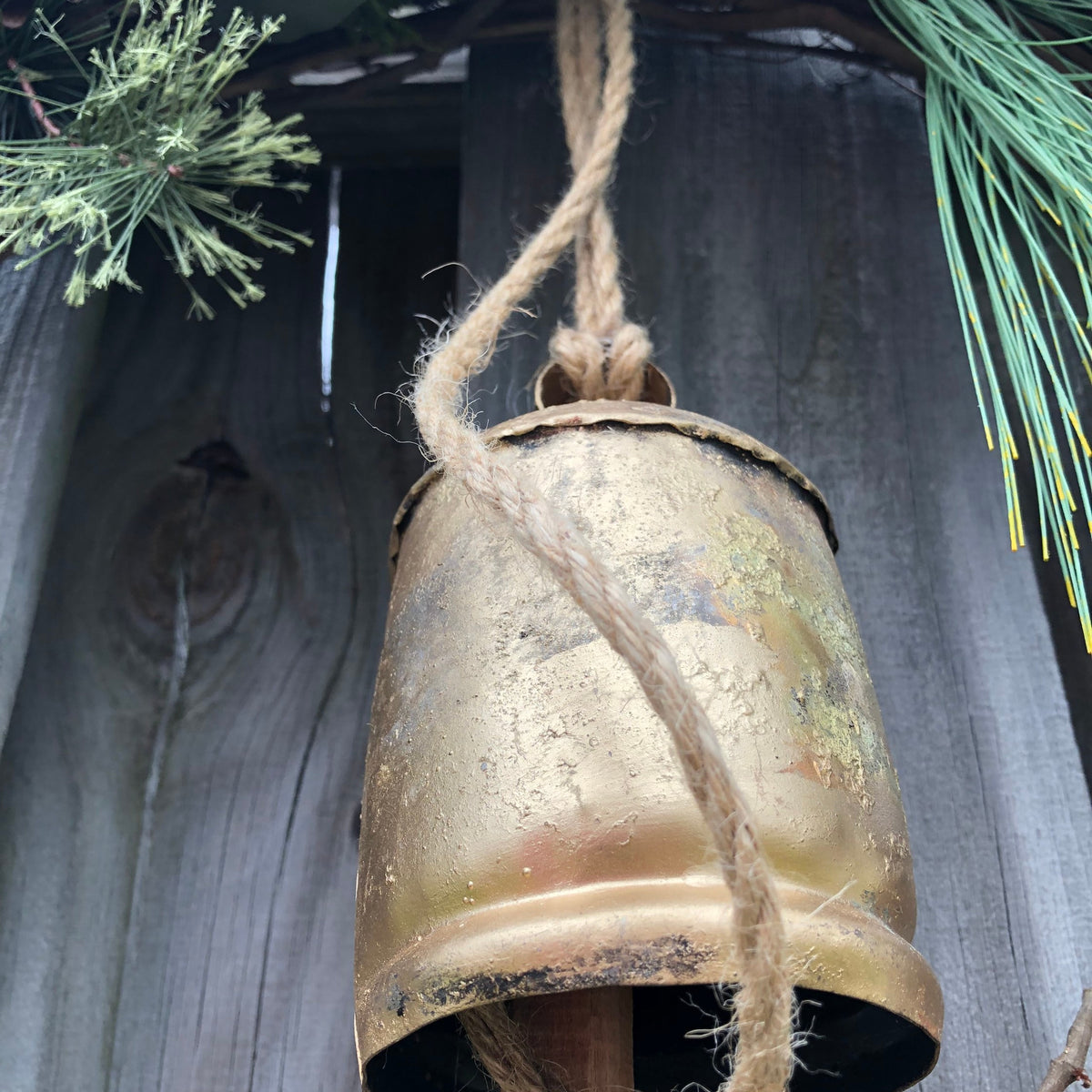Winter wreath with rustic brass bell |Housewarming gift | Rustic style front door wreath | Natural evergreen wreath decor