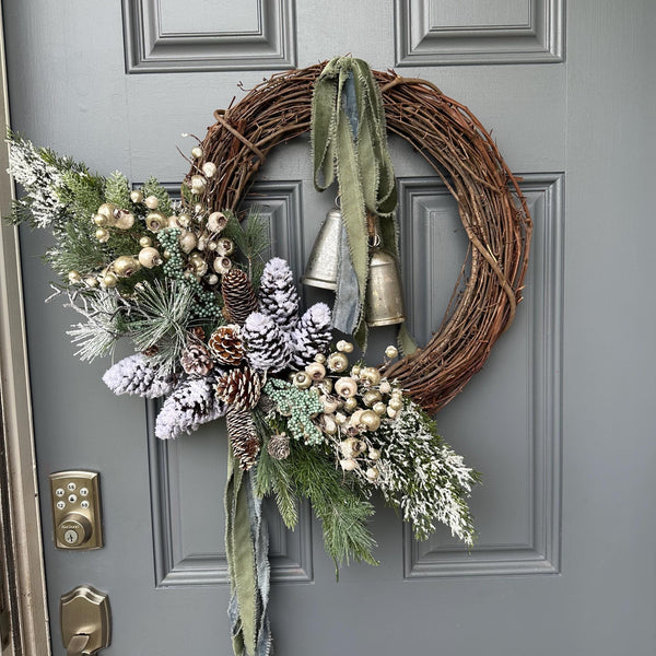 Winter front door wreath, holiday wreath, Glamorous modern wreath, home decor gift, sparkling snowy door decor