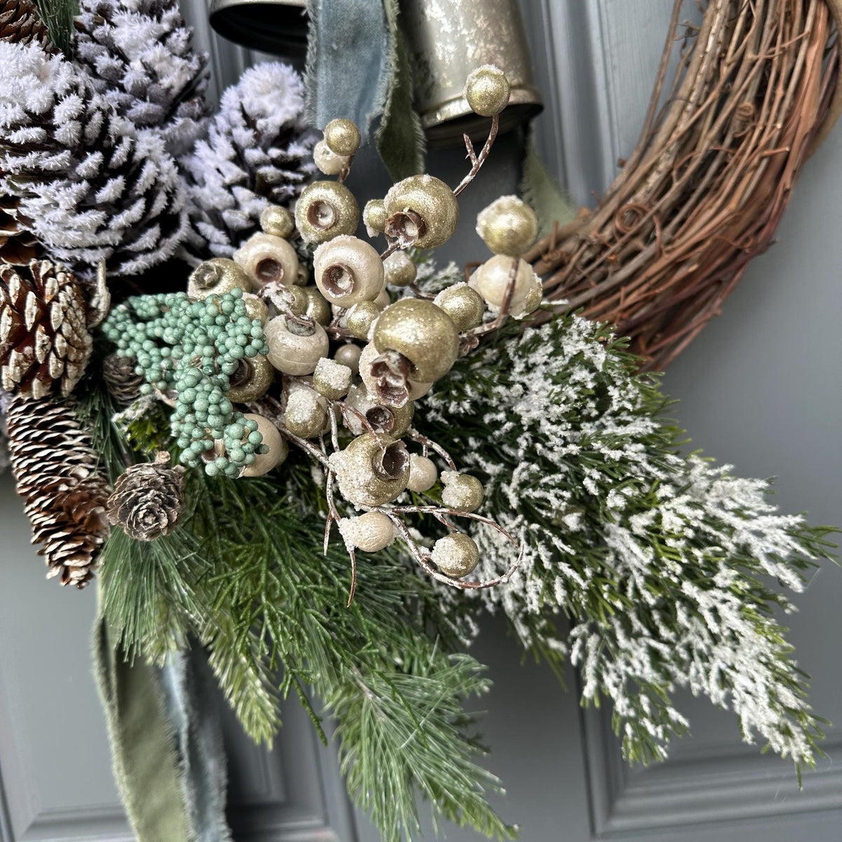 Winter front door wreath, holiday wreath, Glamorous modern wreath, home decor gift, sparkling snowy door decor