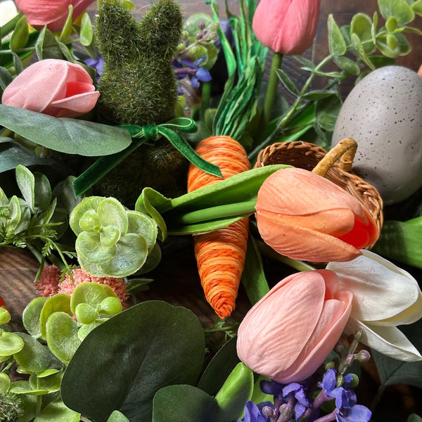 Easter garland for table or your mantle. Spring is around the corner. Perfect for hosting Easter brunch or lunch. This garland stunning!
