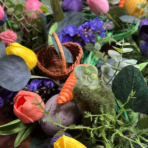 Easter garland for table or your mantle. Spring is around the corner. Perfect for hosting Easter brunch or lunch. This garland stunning!