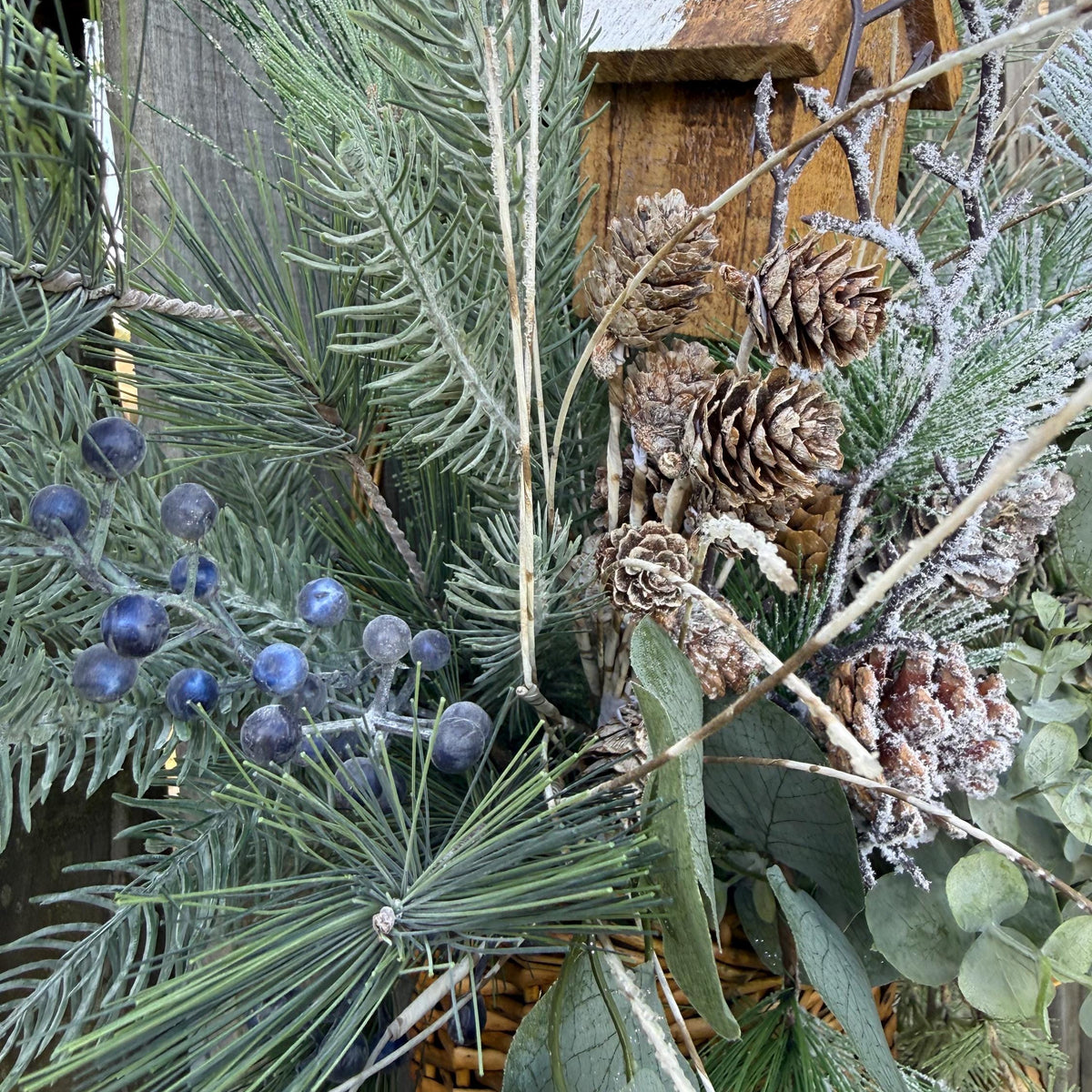 Winter wreath, Snowy basket for front door, Basket decor for entryway, Christmas gift for bird lovers, Christmas basket for nature lover 24”