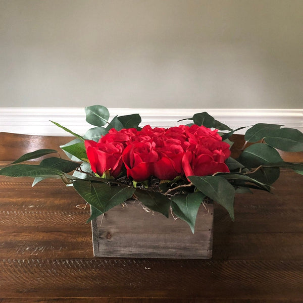 Kentucky Derby Red Rose set of four Centerpieces for your party celebrations! Rustic wooden boxes with gorgeous red roses!