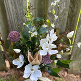 Nature-inspired Vase filler bouquet